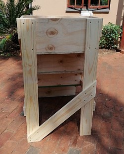 Extra supports to ensure maximum strength for any size vegetable or flowers.